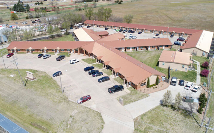 Pictures of Multifamily property located at 2804 E 9th Ave, Winfield, KS 67156 for sales - image #1