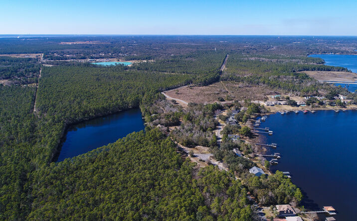 Pictures of Land property located at Old Bay Pointe Rd Lot 30C, Milton, FL 32583 for sales - image #1