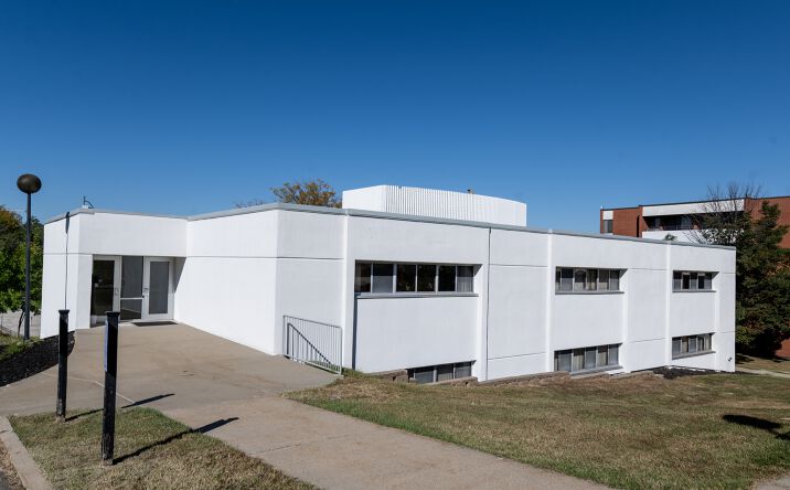 Pictures of Office property located at 2620 Fleur Dr, Des Moines, IA 50321 for sales - image #1