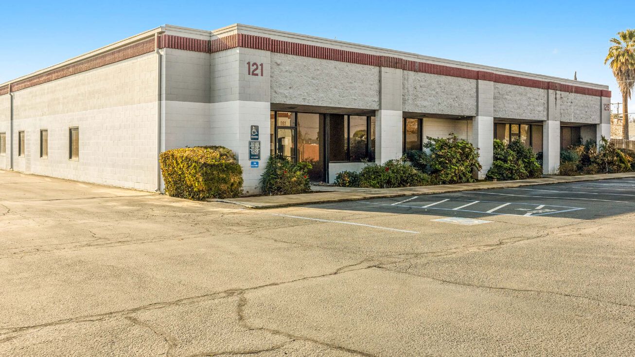 2727 N Grove Industrial Dr, Fresno, CA 93727