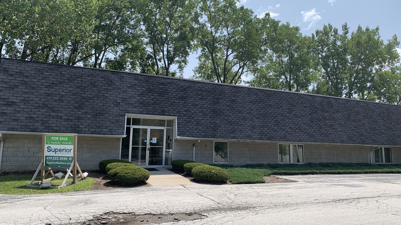 7301 International Dr, Holland, OH 43528