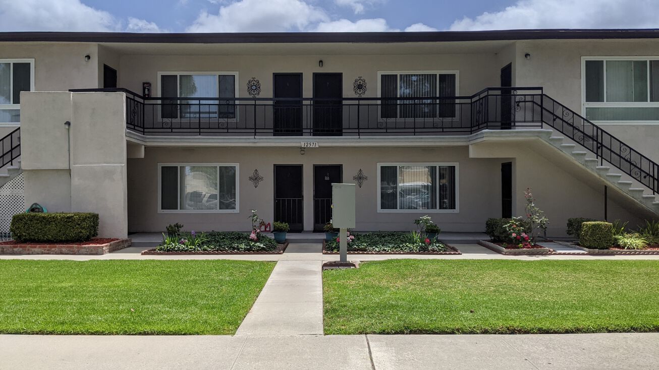 12571 Kensington Ln, Garden Grove, CA 92840 Multifamily Property for Sale