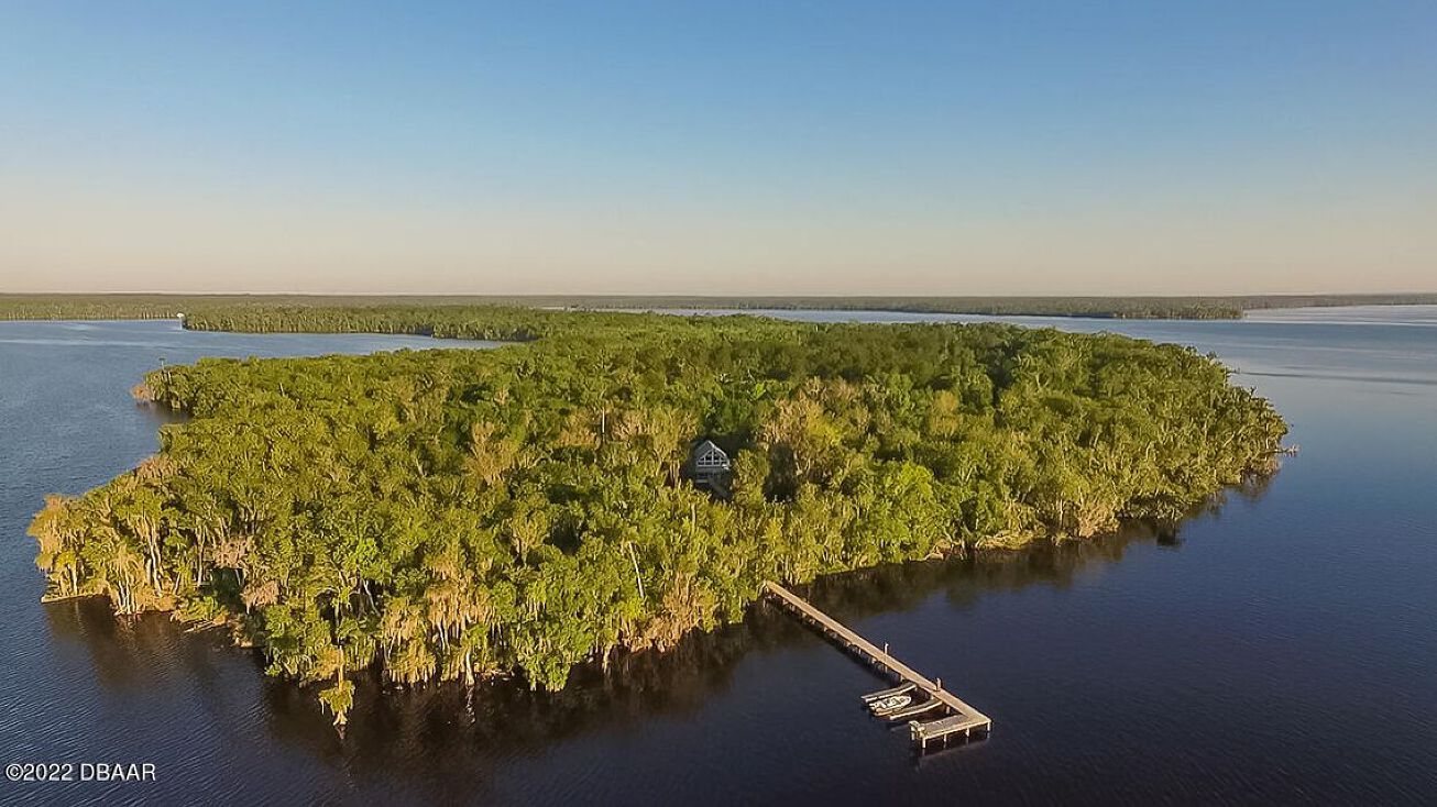 162 Hog Island Dr, FL 32139