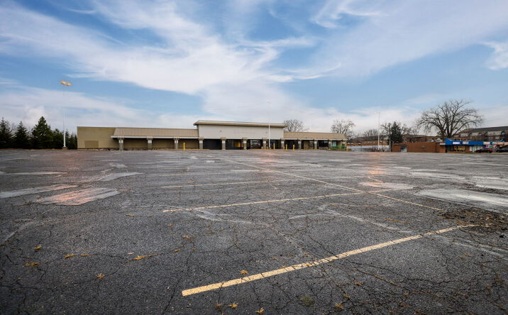 Pictures of Retail property located at 2201 37th Ave NE, Columbia Heights, MN 55421 for sales - image #1