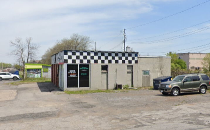 Pictures of Retail property located at 3233 Lake Shore Rd, Buffalo, NY 14219 for sales - image #1