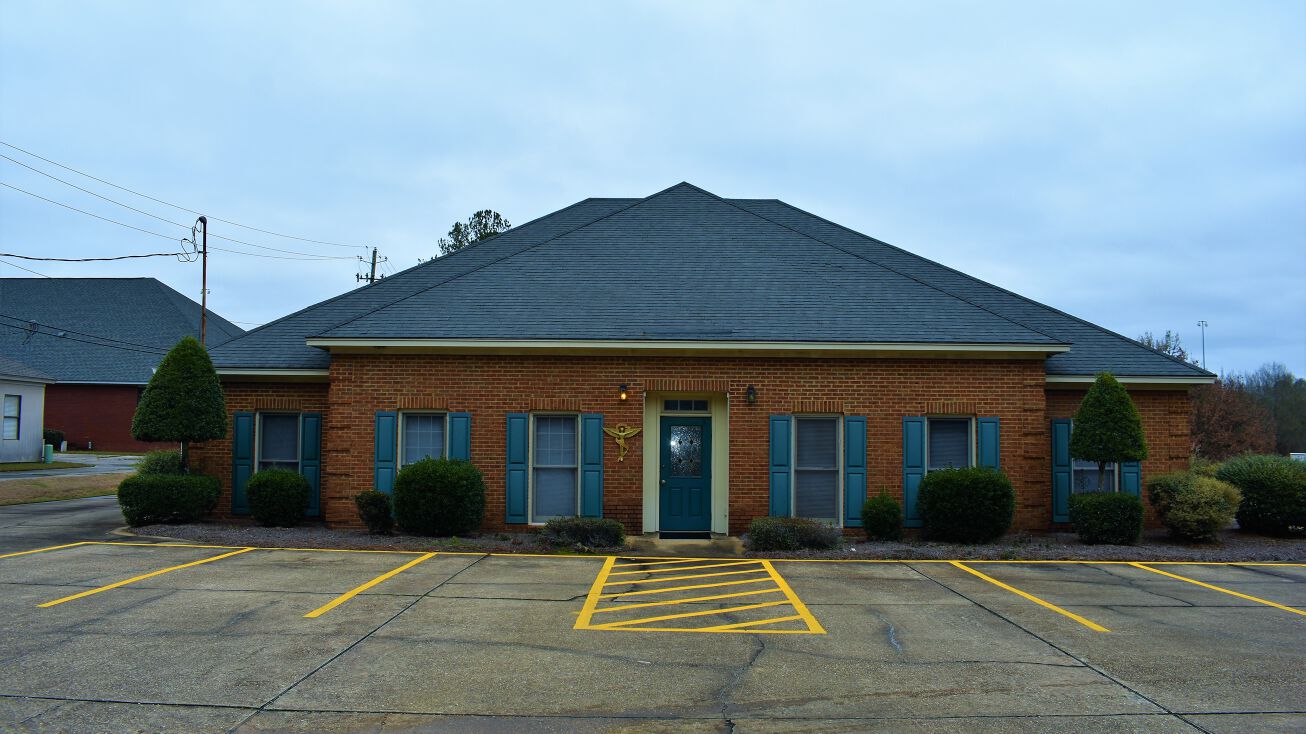 5931 Carmichael Rd, Montgomery, AL 36117