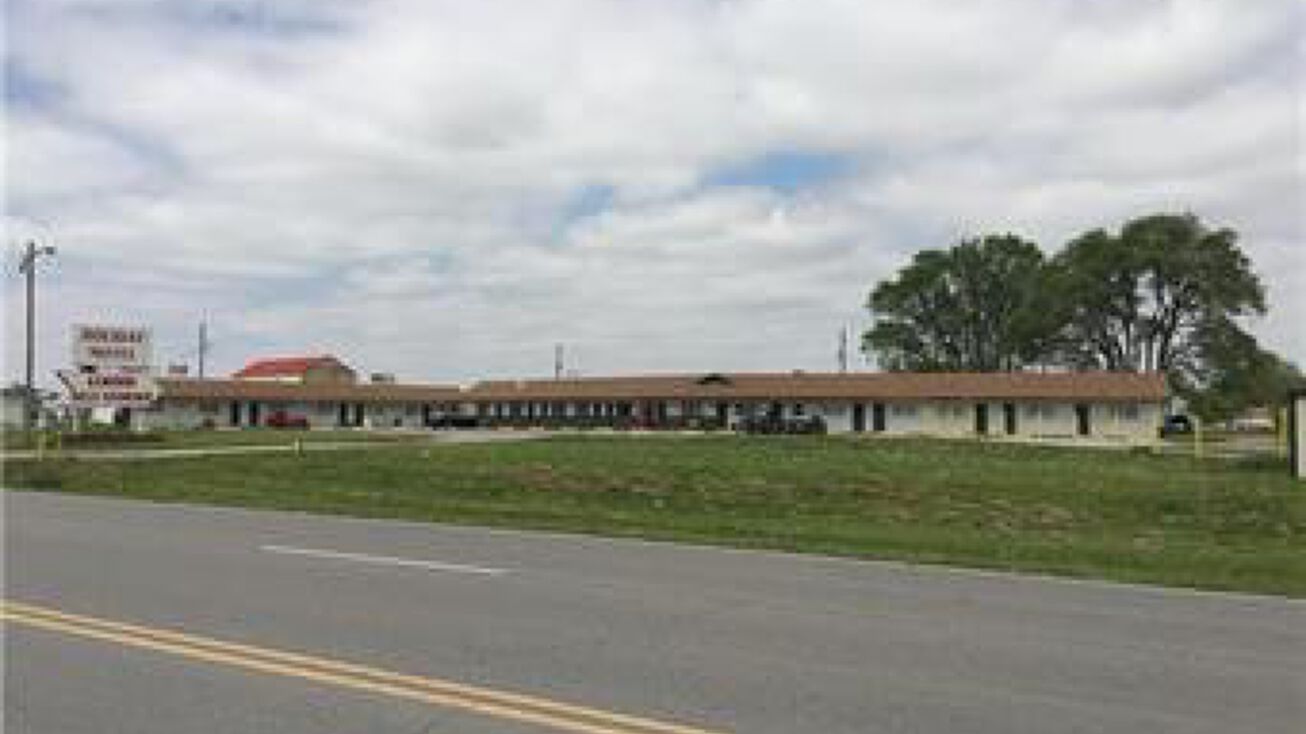 901 Roseport Rd, Elwood, KS 66024