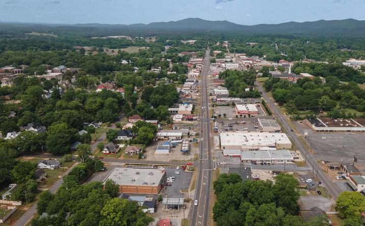 Pictures of Multifamily property located at 409 S Spring St, Talladega, AL 35160 for comps - image #1