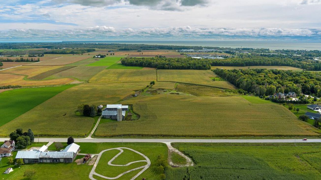 2903 County Rd B, Manitowoc, WI 54220