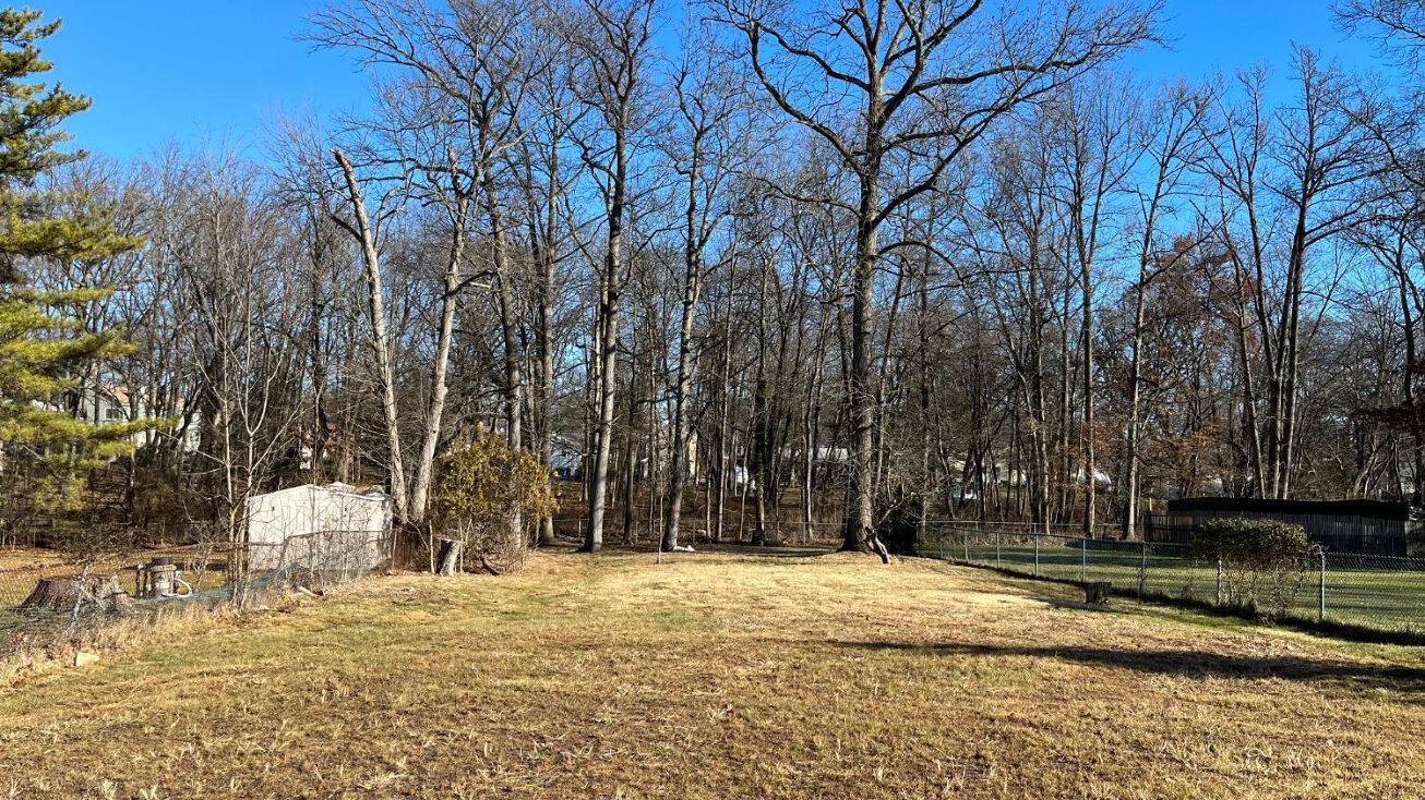 121 Creemer Avenue, Iselin, NJ 08830