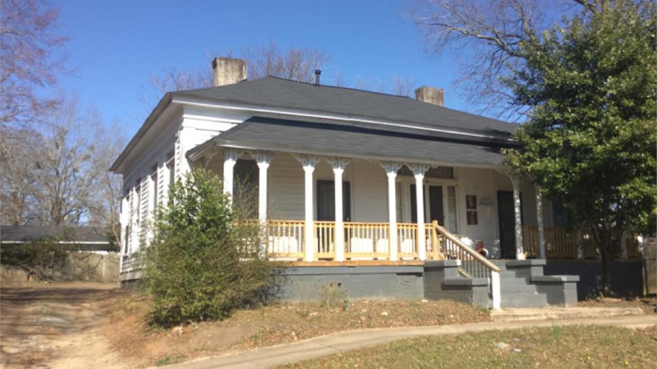 233 E Broadway St, Griffin, GA 30223 Multifamily Property for Sale