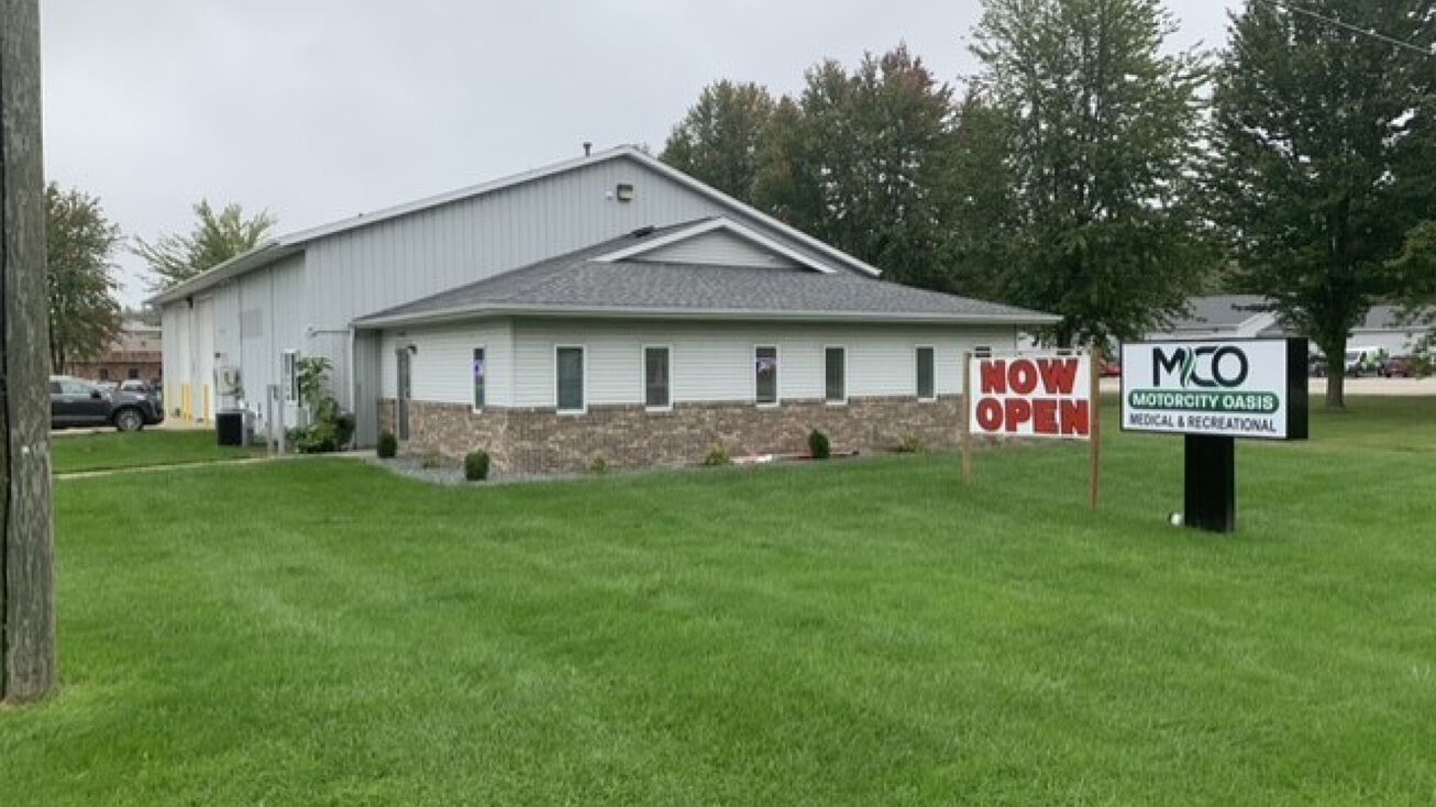 18 Enterprise Dr, Vassar, MI 48768