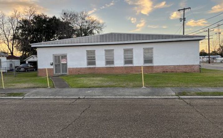 Pictures of Industrial property located at 400 French St, New Iberia, LA 70560 for sales - image #1