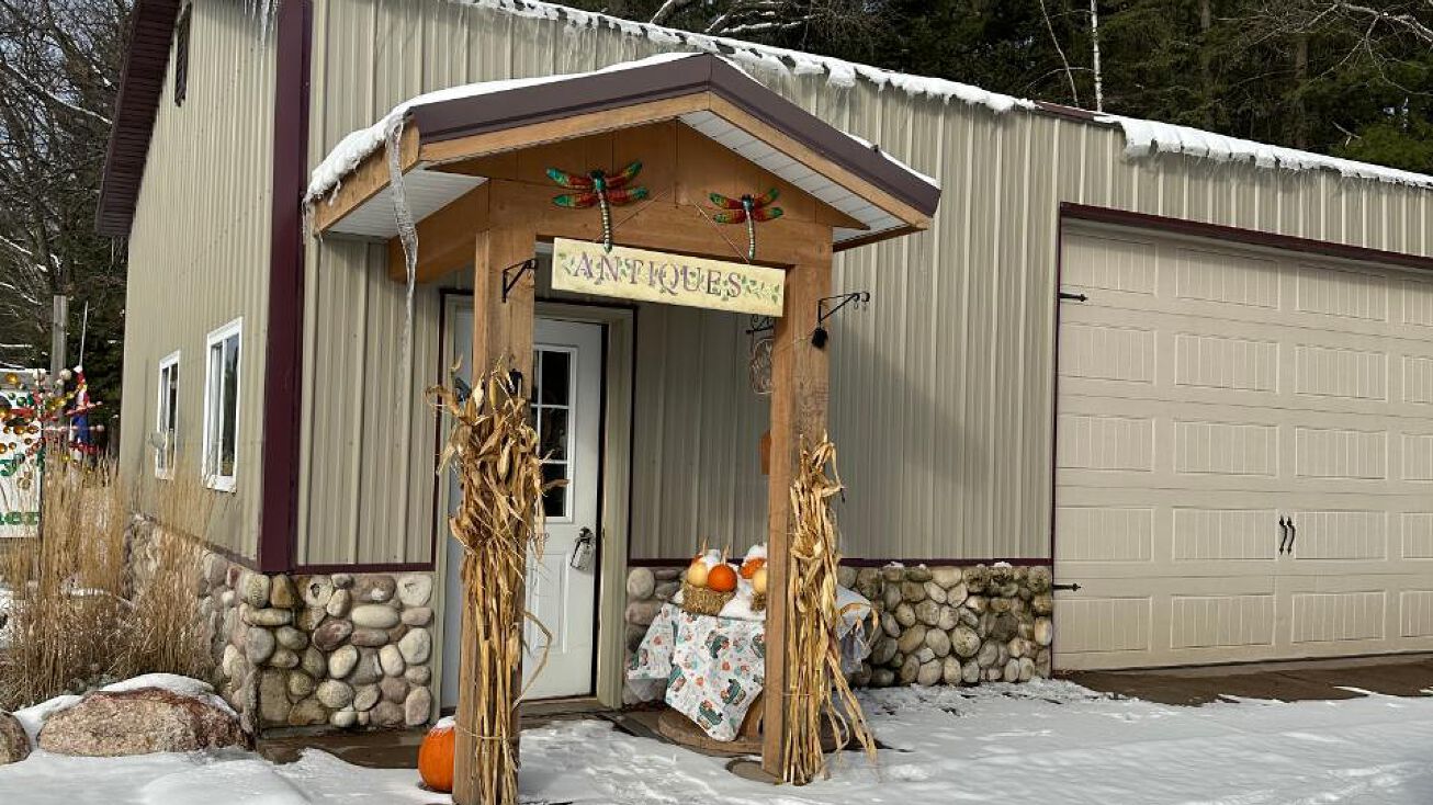 7260 Bradley St, Lake Tomahawk, WI 54539