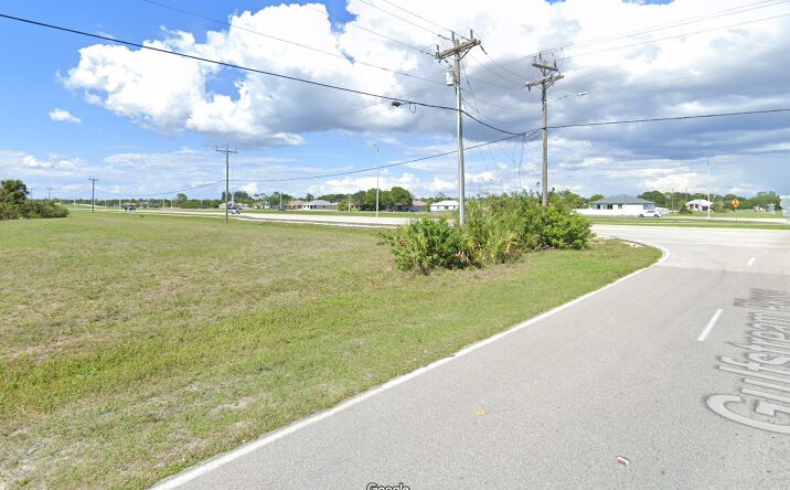 Pictures of Land property located at 3203 Gulfstream Pkwy, Cape Coral, FL 33993 for sales - image #1