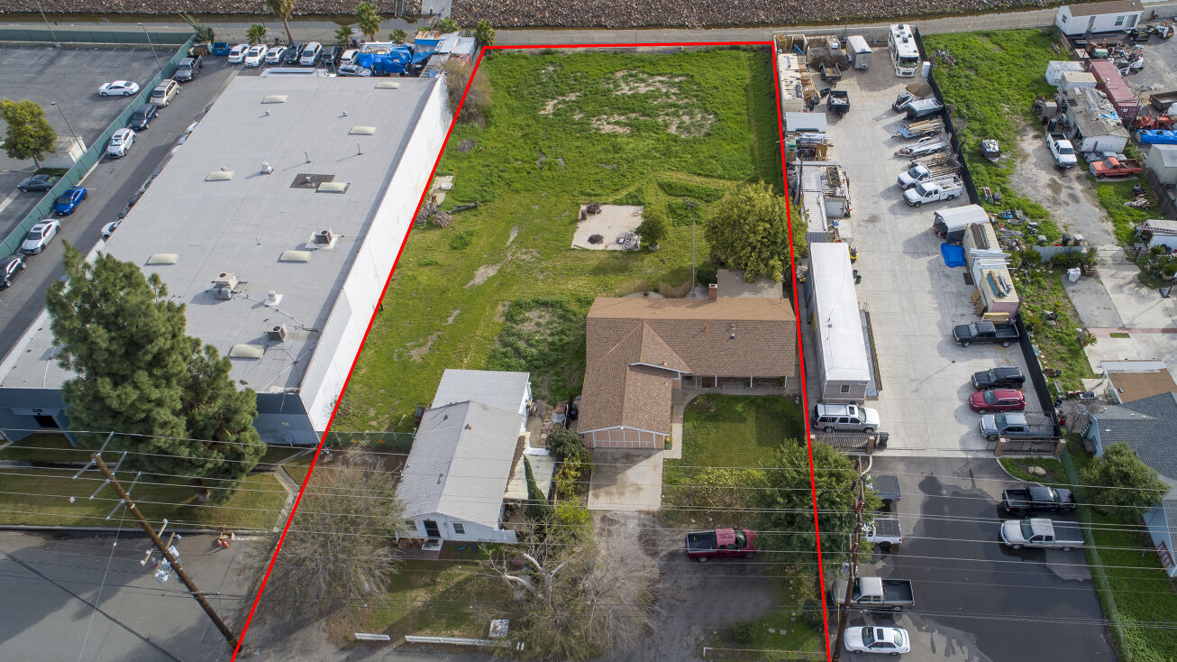 214 E Orangethorpe Ave, Placentia, CA 92870