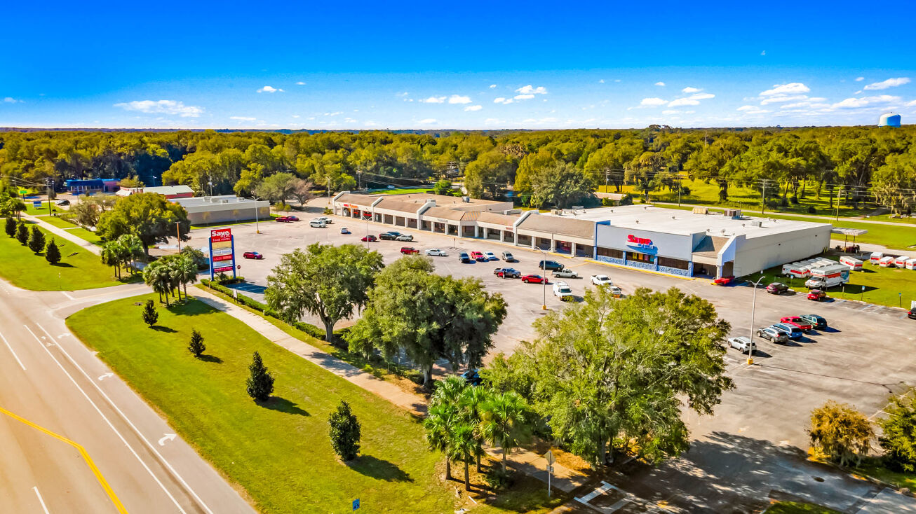 915 N Summit St, Crescent City, FL 32112