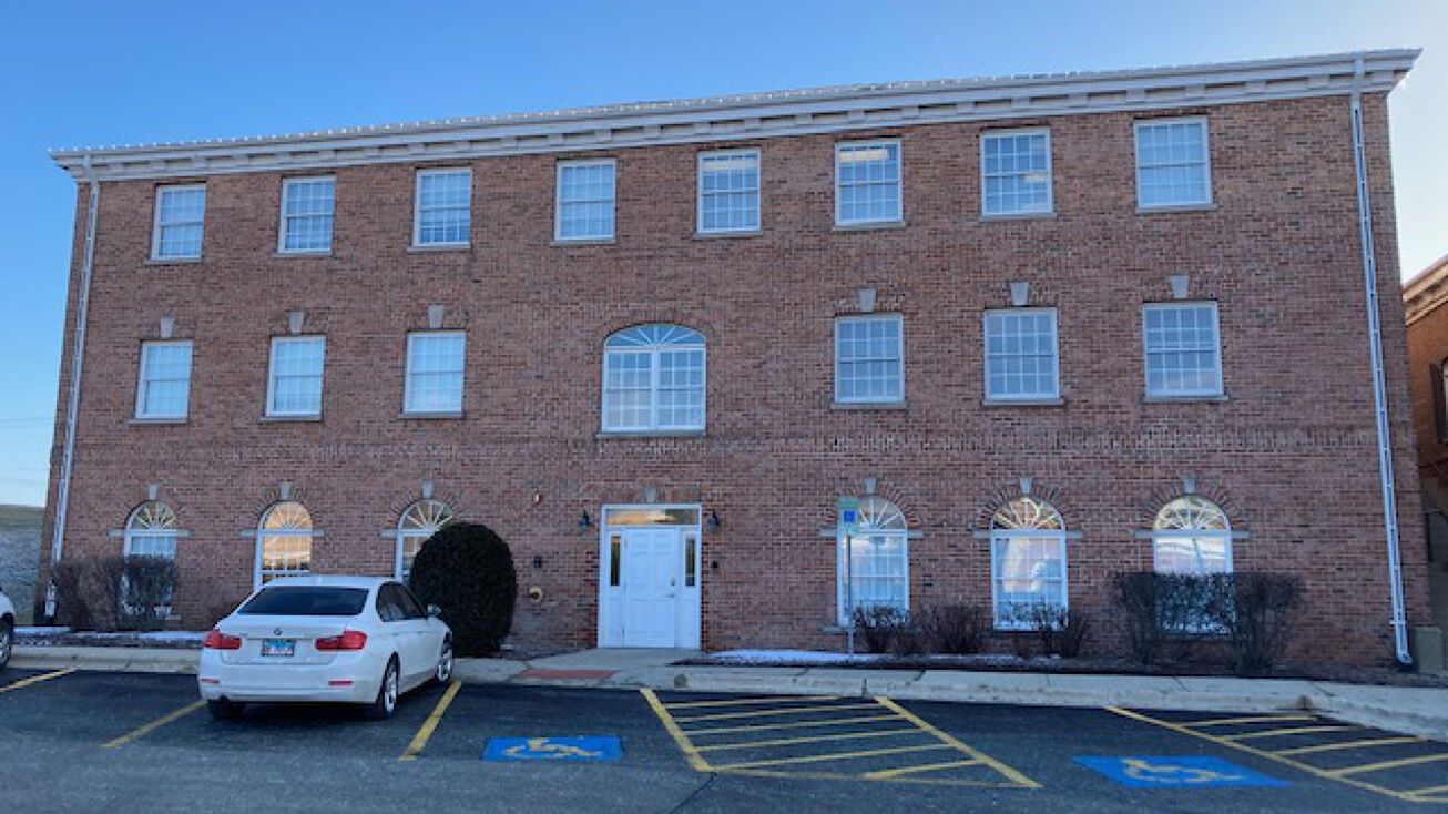 715 Ela Rd, Lake Zurich, IL 60047