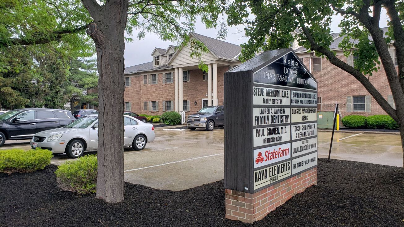 4859 Dover Center Rd, North Olmsted, OH 44070