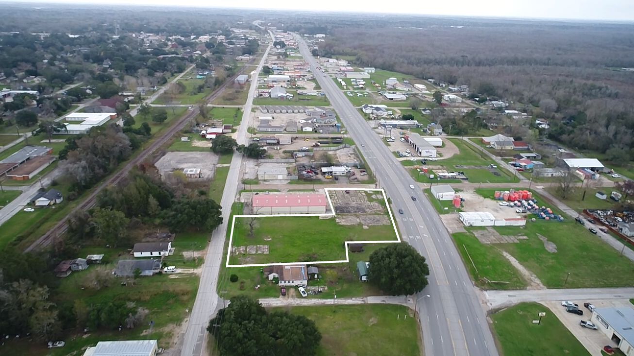 915 US90, Liberty, TX 77575