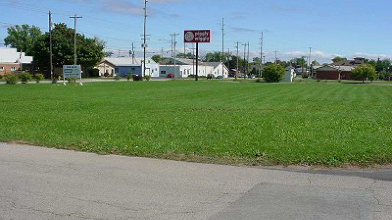 E Murdock Ave, Oshkosh, WI 54901