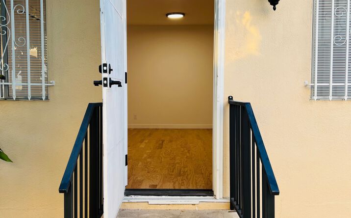Pictures of Land property located at 4920 Fountain Ave, Los Angeles, CA 90029 for sales - image #1