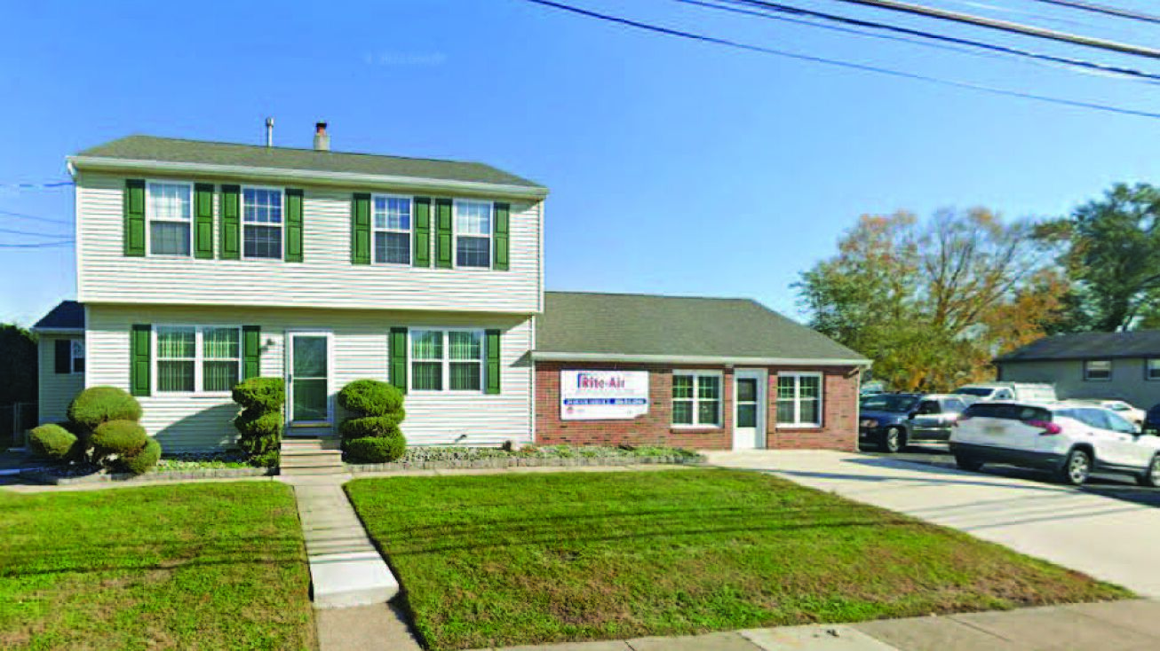 109 Edgewood Ave, Bellmawr, NJ 08031