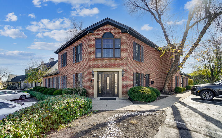 Pictures of Office property located at 830 E Franklin St Unit B, Centerville, OH 45459 for sales - image #1