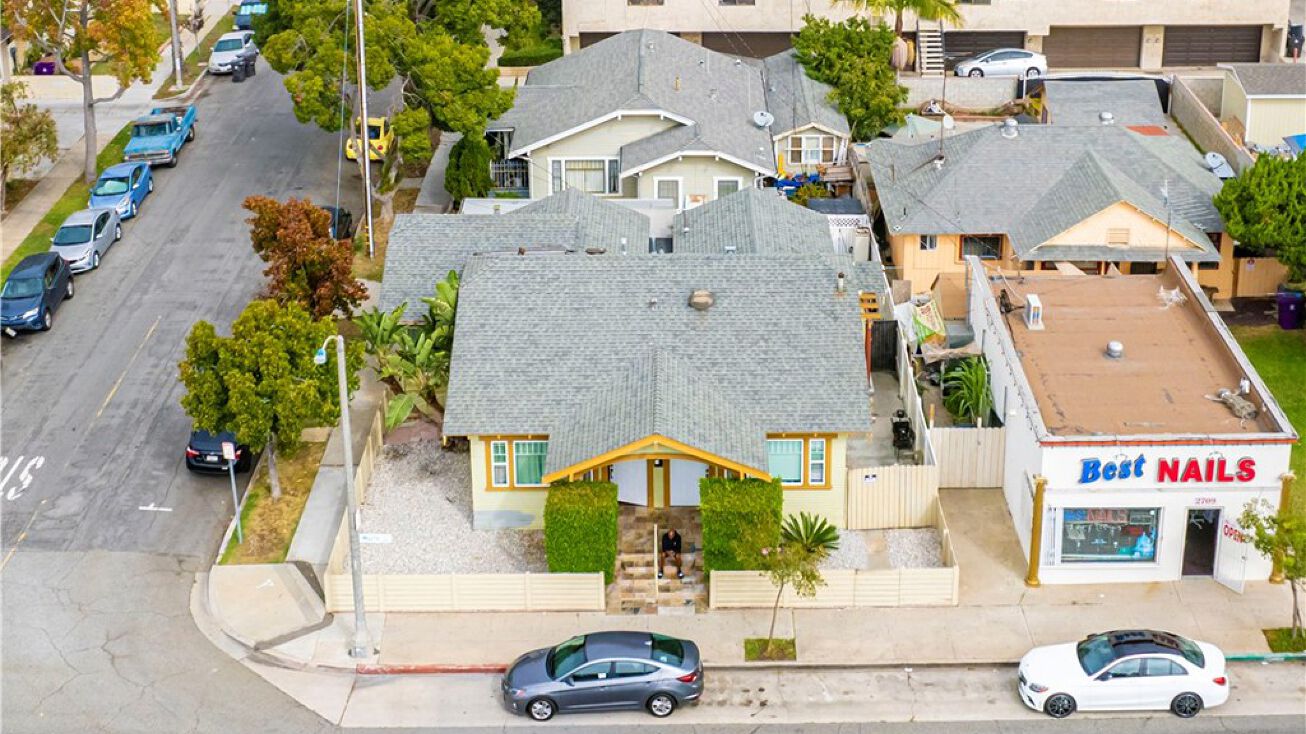 2703 E 7th St, Long Beach, CA 90804