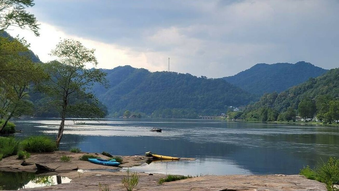 Co Rte 19/80, Gauley Bridge, WV 25085