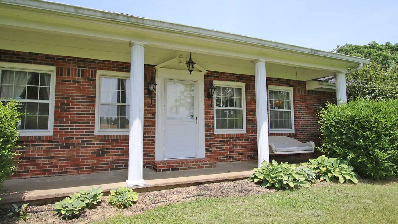 1067 Jackstown Rd, Paris, KY 40361