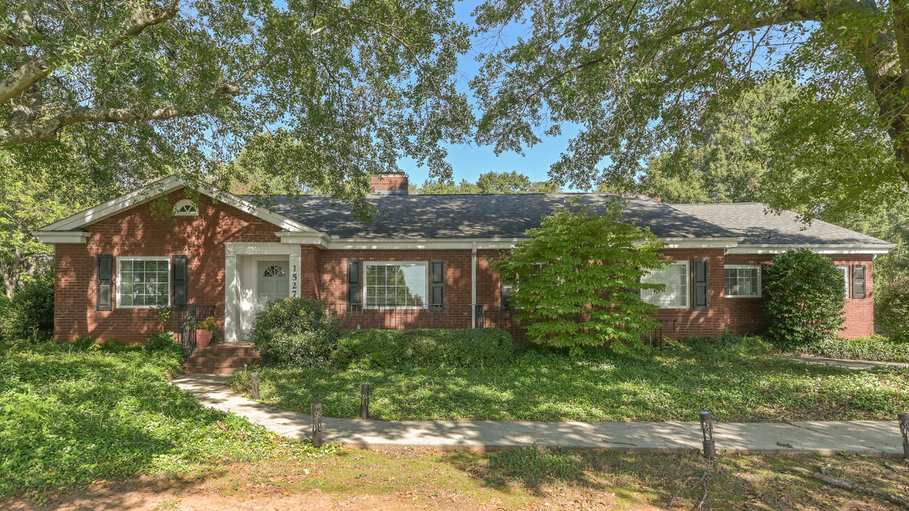 1527 Wade Hampton Blvd, Greenville, SC 29609