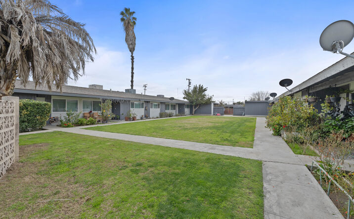 Pictures of Multifamily property located at 701 Peters St, Wasco, CA 93280 for comps - image #1