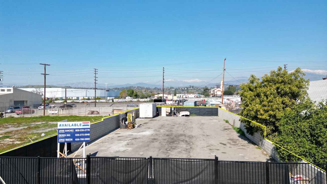 1377 W 2nd St, Pomona, CA 91766