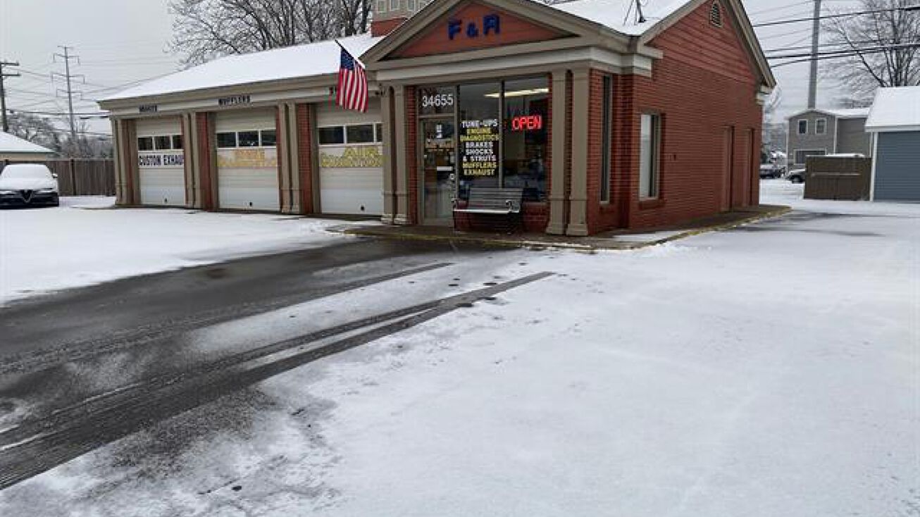 34655 E Michigan Ave, Wayne, MI 48184