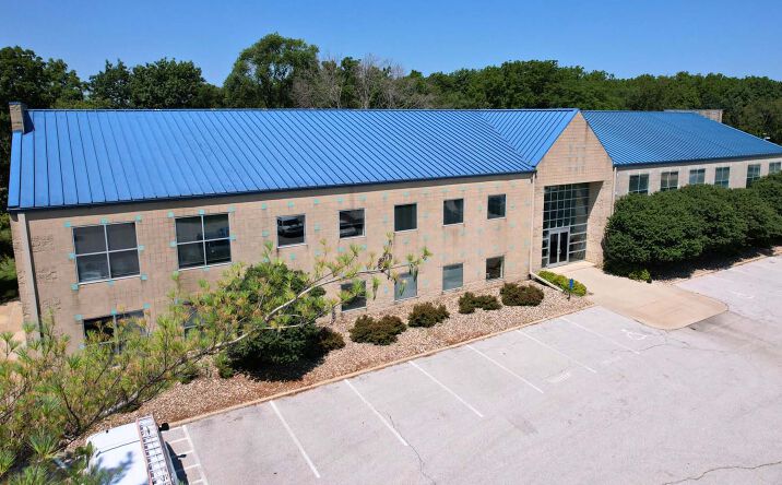 Pictures of Office property located at 2894 106th St, Urbandale, IA 50322 for comps - image #1