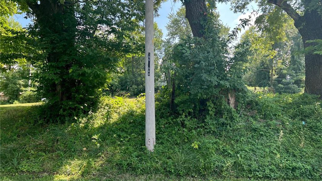 10635 Burton Street, Sugar Creek, MO 64054