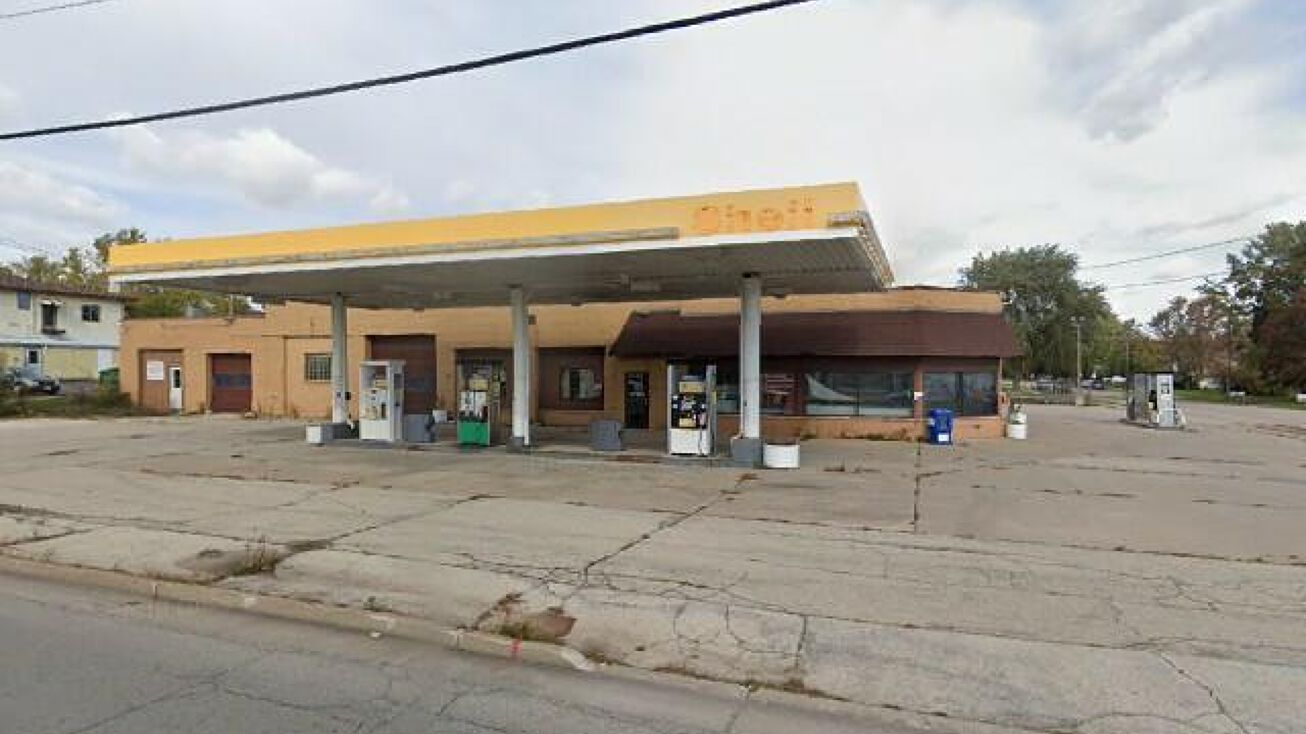 1043 Ivory St, Seymour, WI 54165