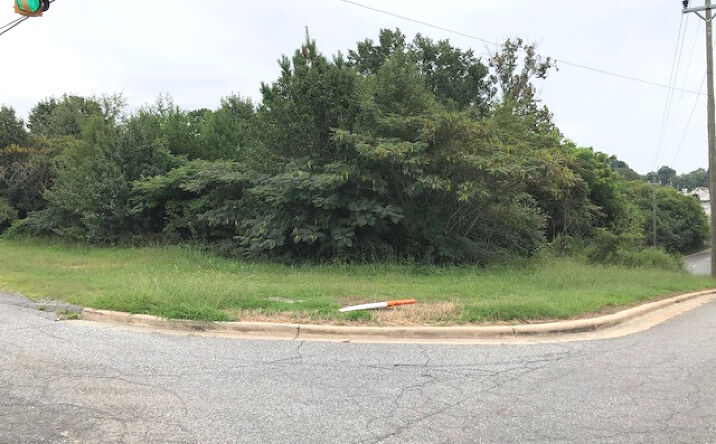 Pictures of Land property located at 11th St SW at 2nd Ave SW Ave, Hickory, NC 28602 for sales - image #1
