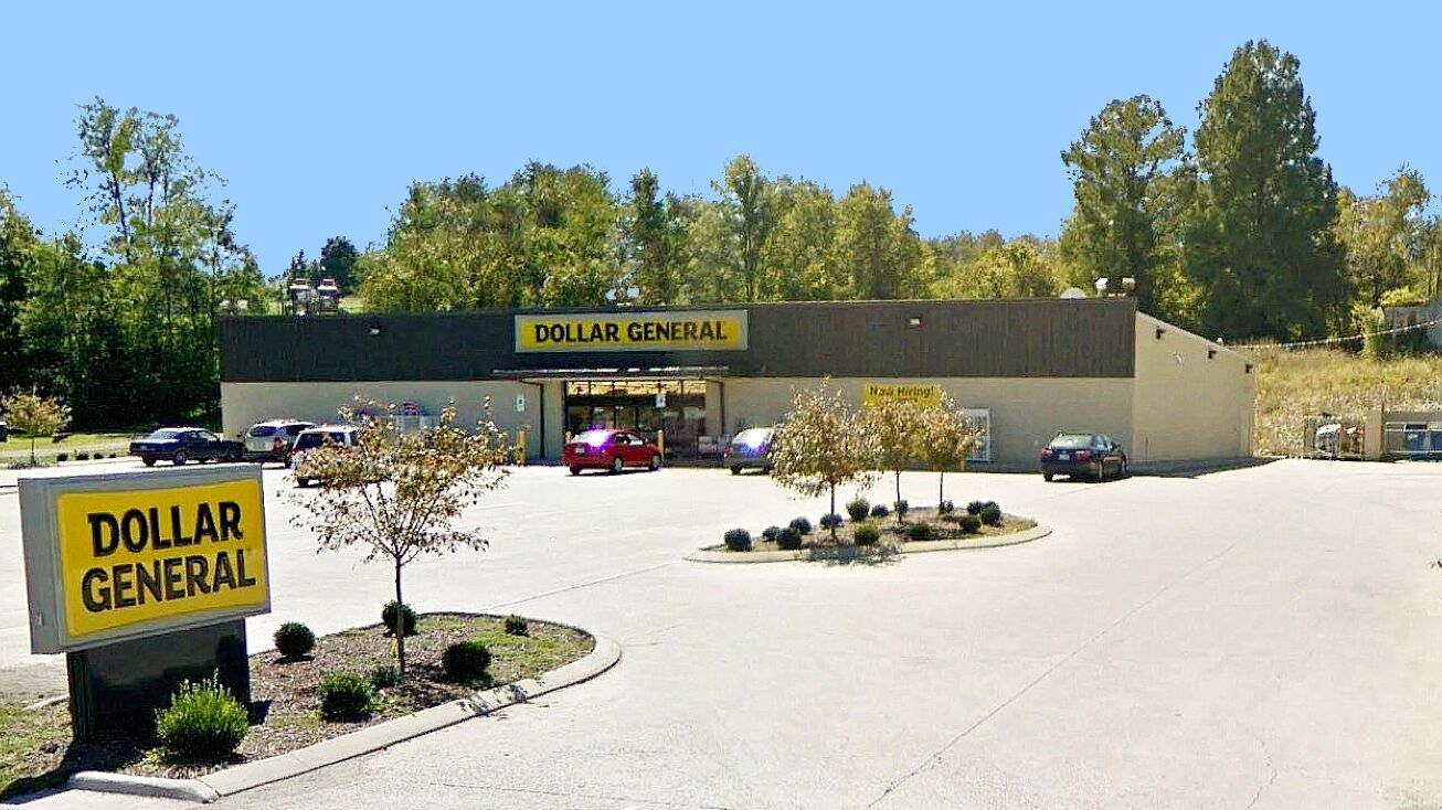 Pictures of Retail property located at 3420 Main St, Stamping Ground, KY 40379 for sales - image #1