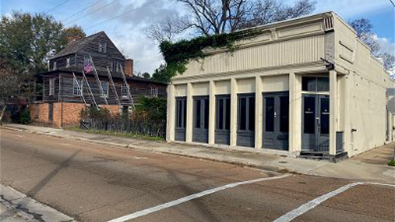 613 Jefferson St, Natchez, MS 39120