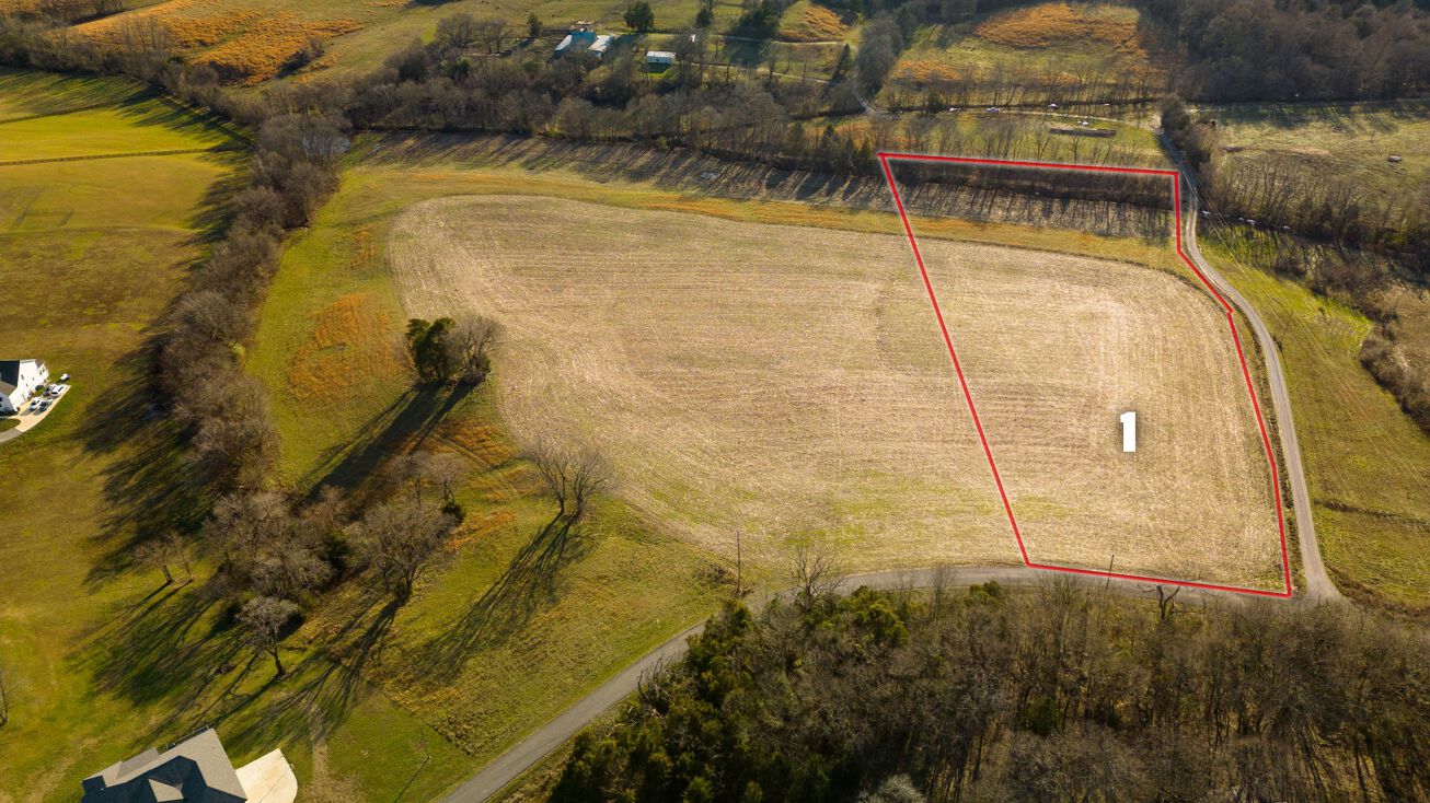 1 Hearn Hill Rd, Watertown, TN 37184