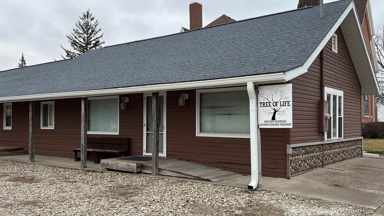 10 N ORCHARD Street, Ipava, IL 61441