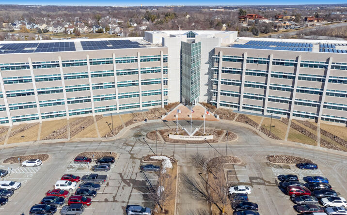 Pictures of Office property located at 7001 Westown Pkwy, West Des Moines, IA 50266 for comps - image #1
