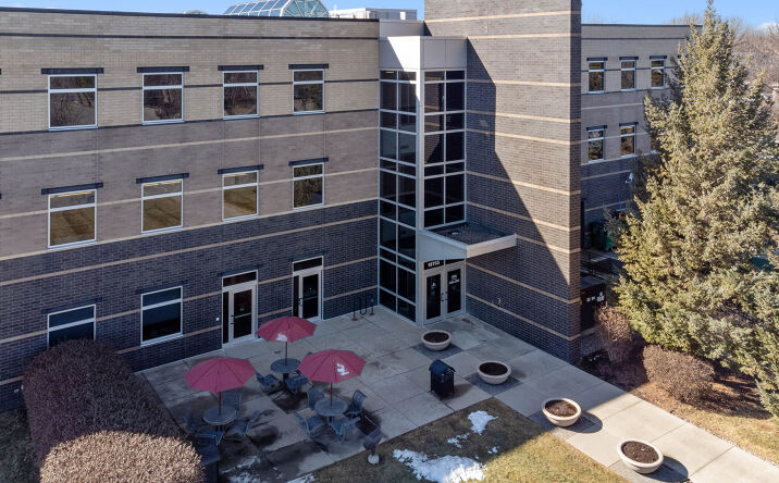 Pictures of Office property located at 13733 University Ave, Clive, IA 50325 for comps - image #1