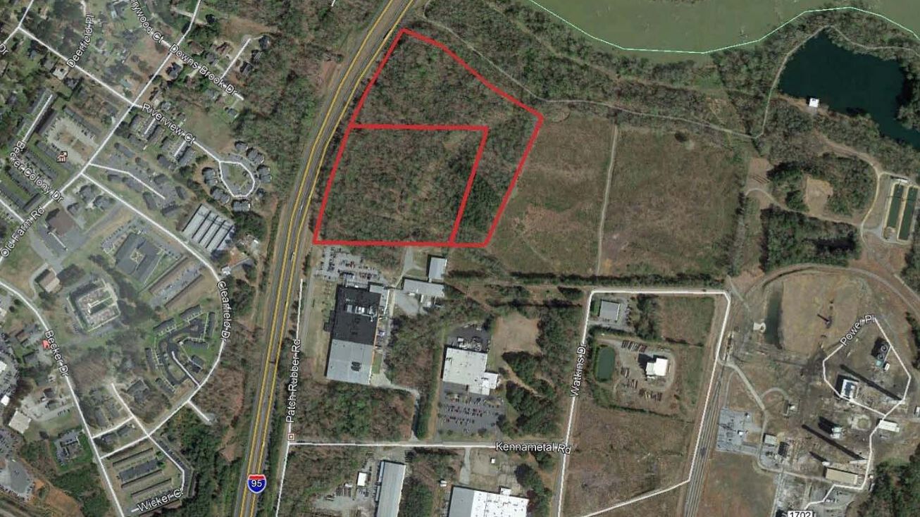 1729 Patch Rubber Rd, Weldon, NC 27890