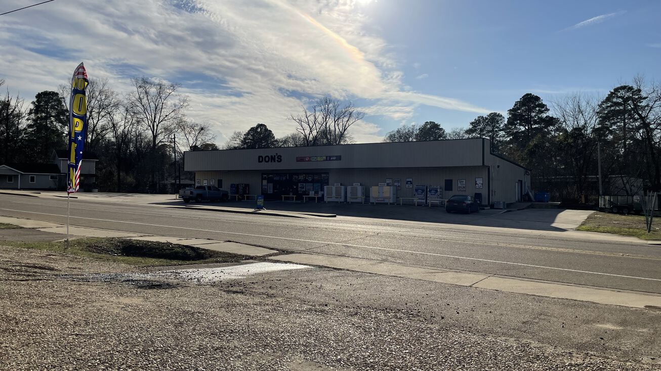 810 Pershing Hwy, Smackover, AR 71762