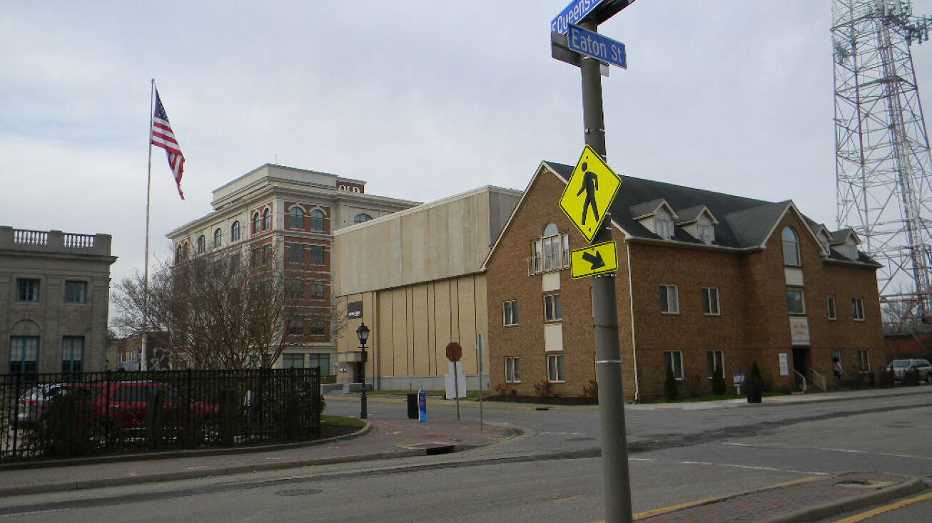 101 Eaton St, Hampton, VA 23669