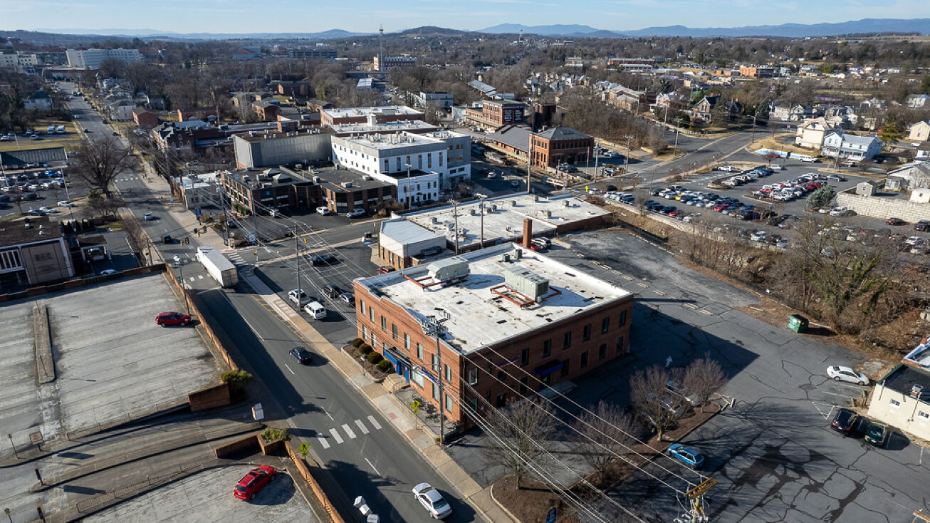 181 S Liberty St, Harrisonburg, VA 22801 Office Property for Sale INVESTMENT OPPORTUNITY