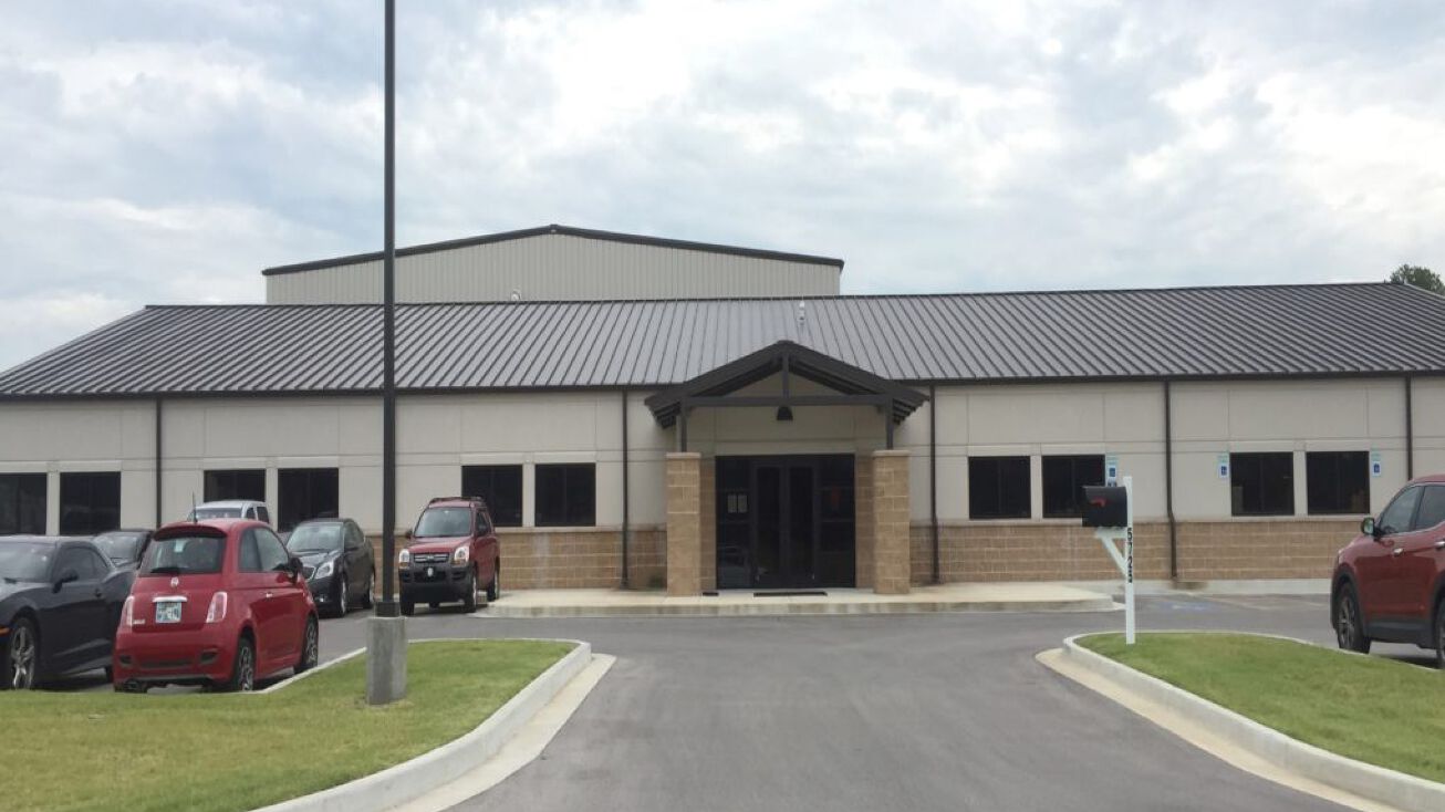 5725 Kaw Lake Rd, Tulsa, OK 74105